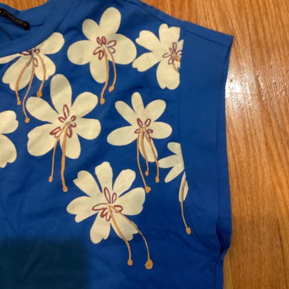 No sleeve women’s shirt - Picture 2 of 5